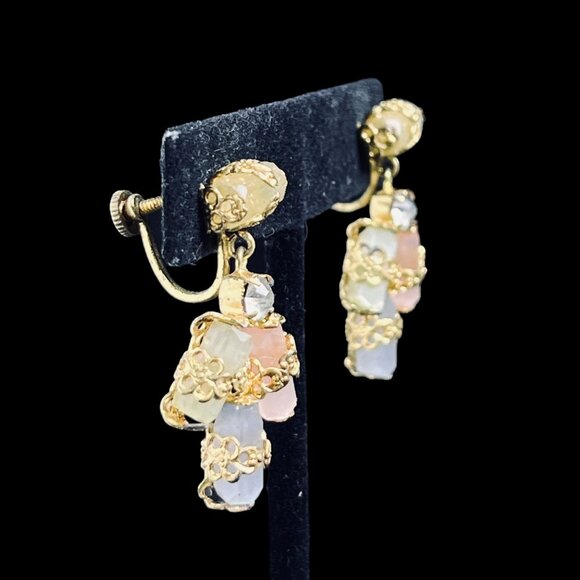 Vintage Gold Tone With Pastel Glass Crystals Dangle Screw Back Earrings (5288) - Picture 4 of 7